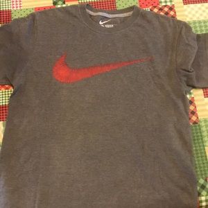 Men’s Nike tee